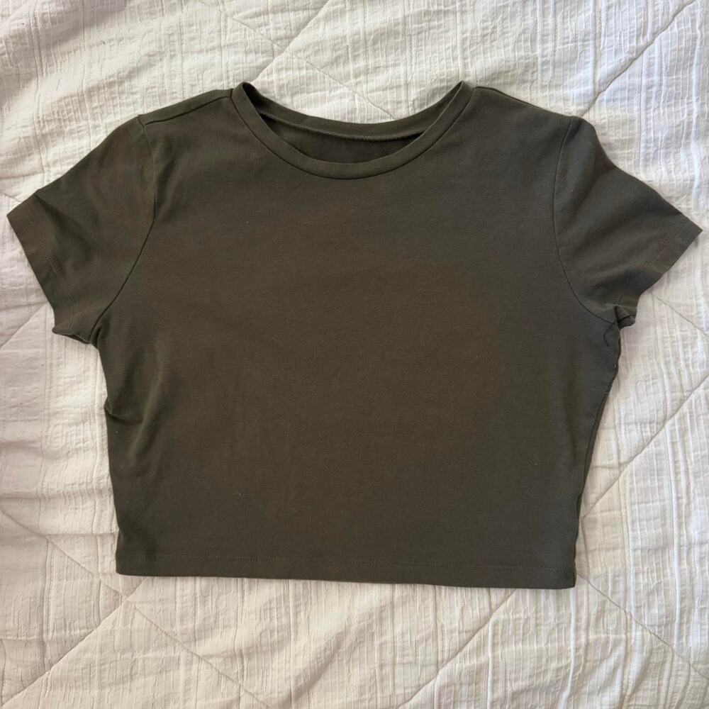 wild fable olive green cropped baby tee